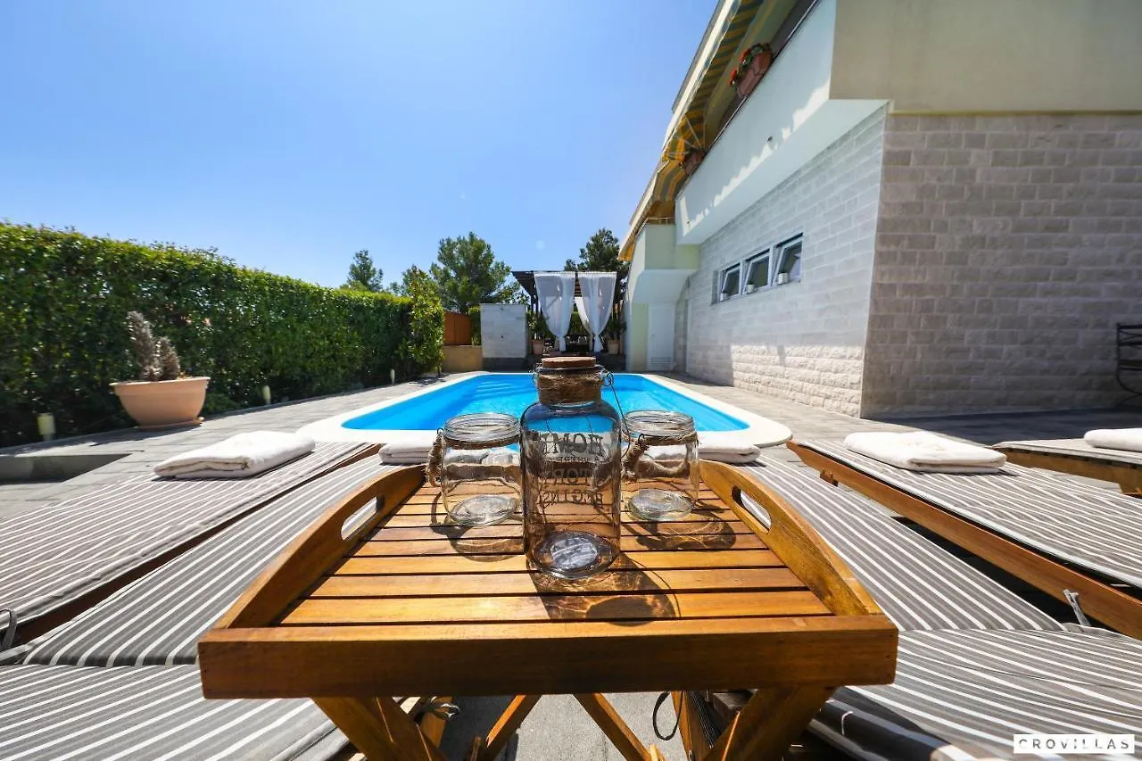 Monty Villa Pridraga Croatia
